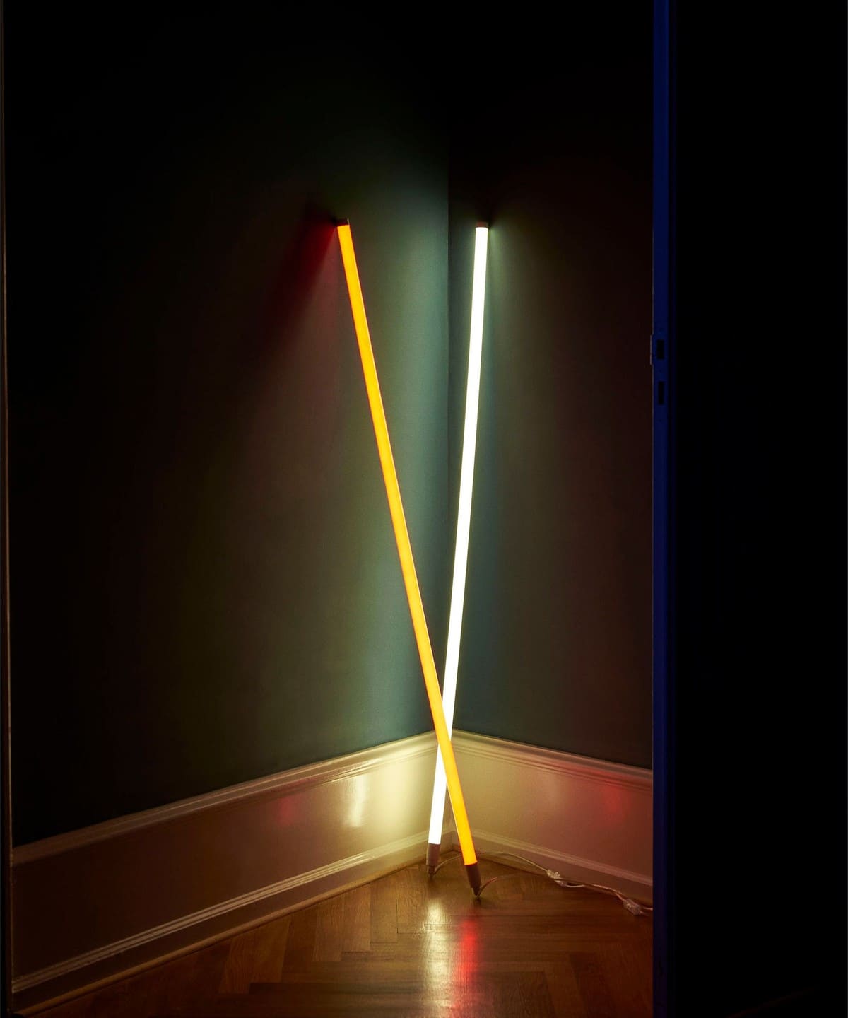 NEON TUBE LED SLIM 120｜北欧デンマーク インテリアブランドの