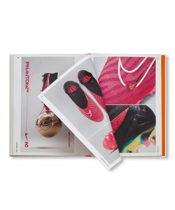 PHAIDON / NIKE FOOTBALL BOOTS