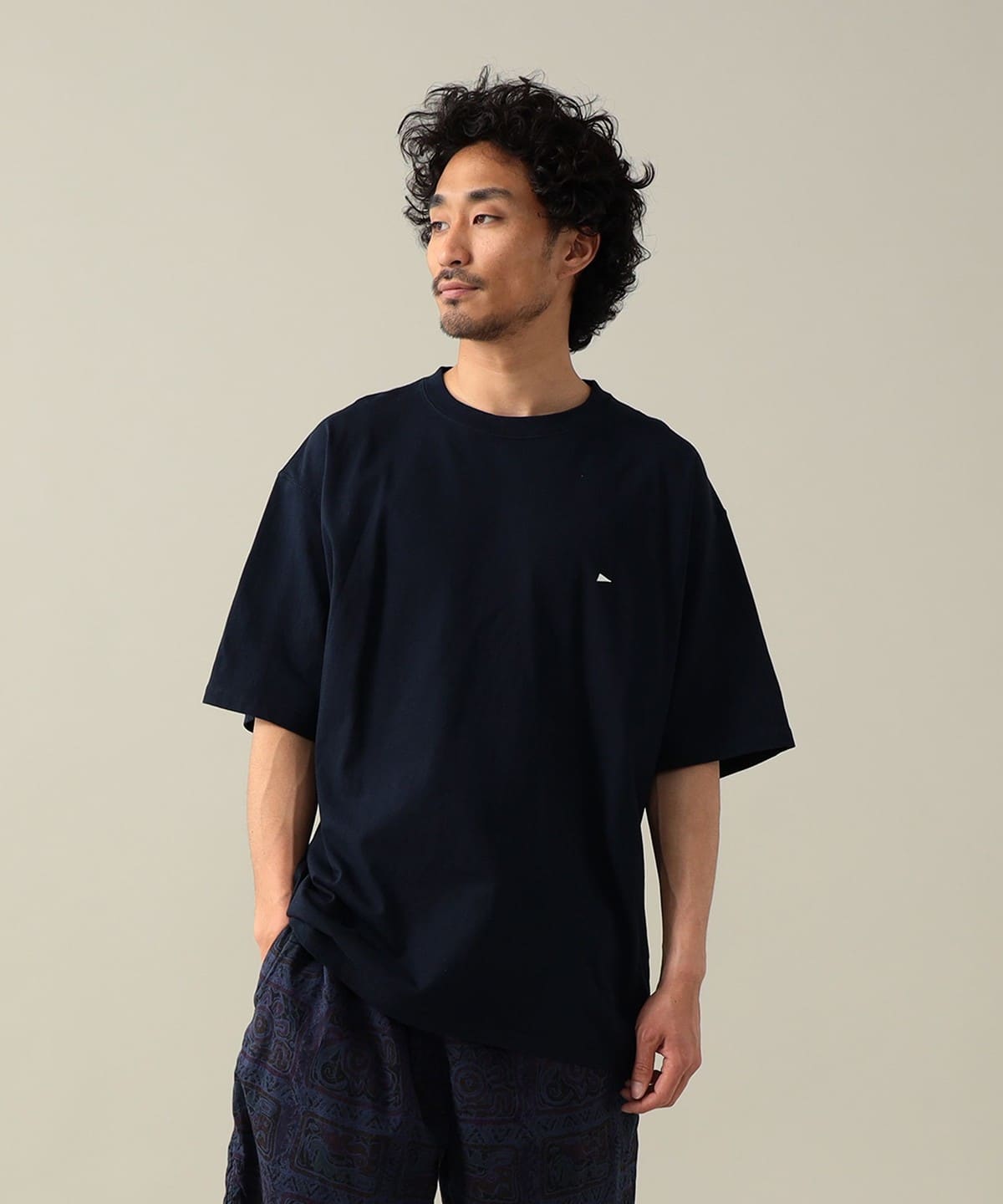Minimalist Embroidered Tee Tシャツ・カットソー MEN NAVY XL Minimalist Embroidered Tee Tシャツ・カットソー MEN NAVY XL