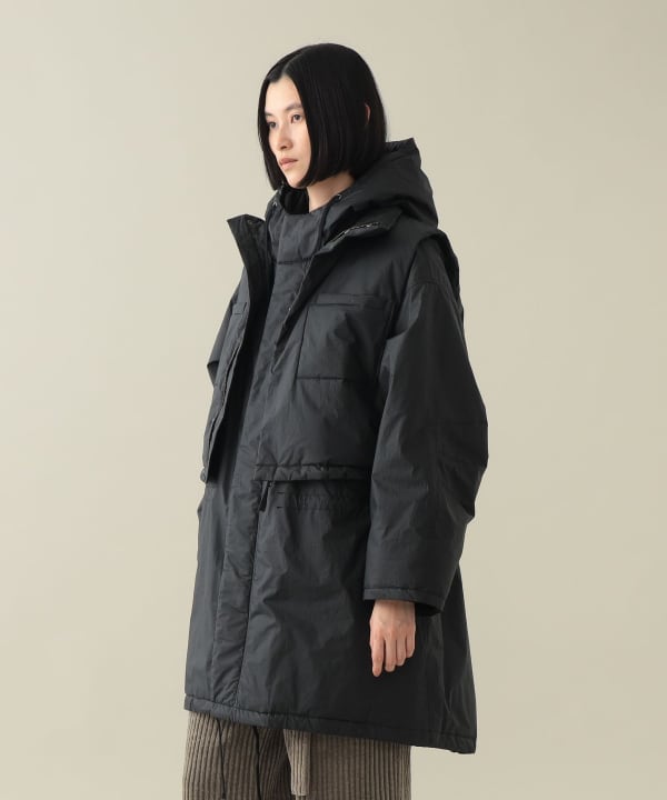 【ノベルティ対象】Kit Insulated Vest ※同素材のアウターとレイヤードしたスタイル　Model：H170cm Size：2