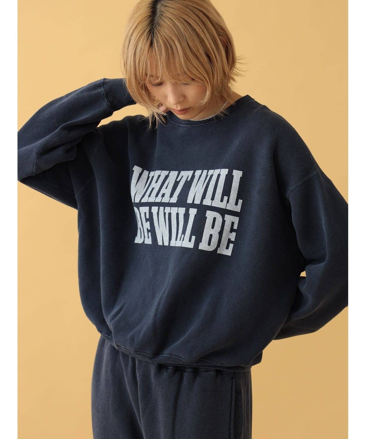 【EXCLUSIVE】REMI RELIEF レミレリーフ / Printed Crew Sweat トップス WOMEN Dark Navy ONE SIZE 【EXCLUSIVE】REMI RELIEF レミレリーフ / Printed Crew Sweat トップス WOMEN Dark Navy ONE SIZE