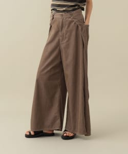 【EXCLUSIVE】Uhr / Wide Corduroy Pants