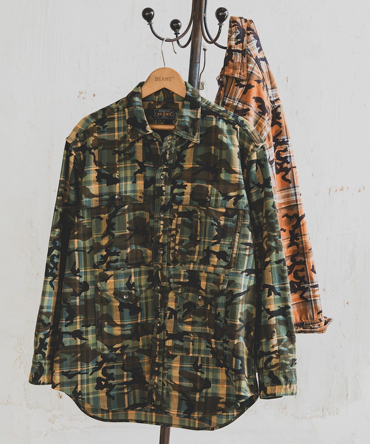 SALE／60%OFFBEAMS 美品 BEAMS PLUS アドベンチャーシャツ PLUS &frasl; ネル カモフラージュプリント