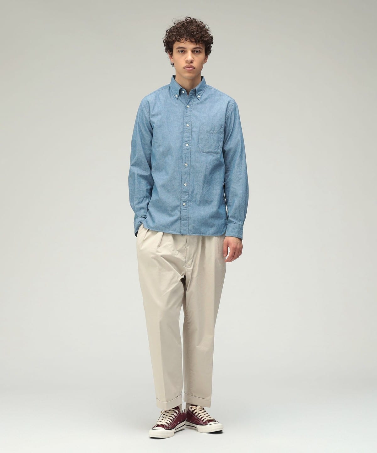 BEAMS PLUS BEAMS PLUS Pleats Tapered Twill (Chino Pants) available