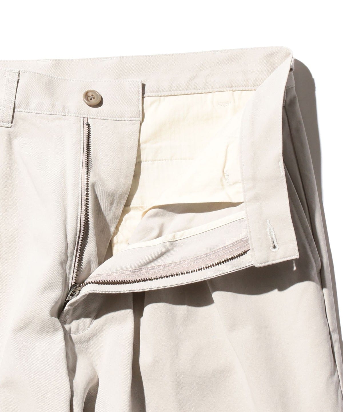 BEAMS PLUS（ビームス プラス）2 Pleats Trousers Twill Bio Washed