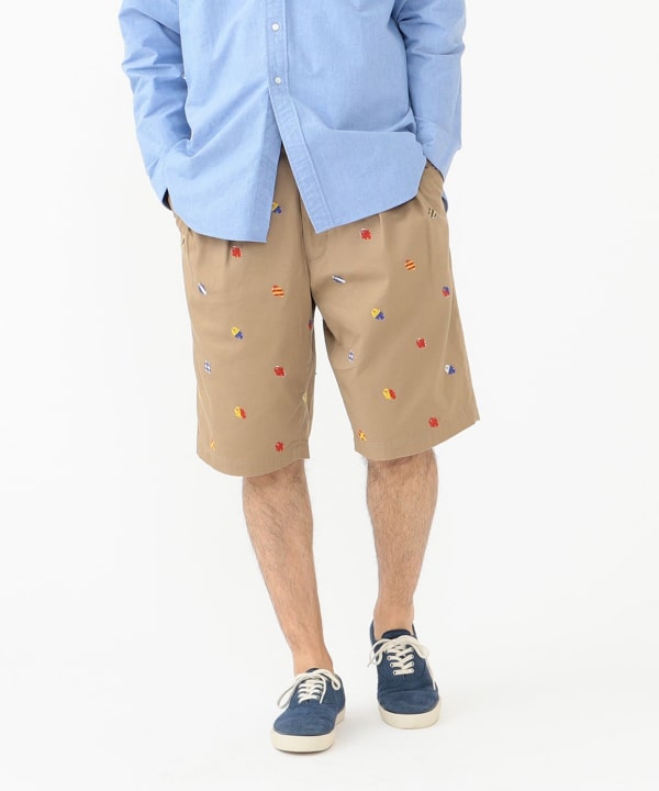 BEAMS PLUS BEAMS PLUS Pleat Inkjet Mapping Embroidery Shorts