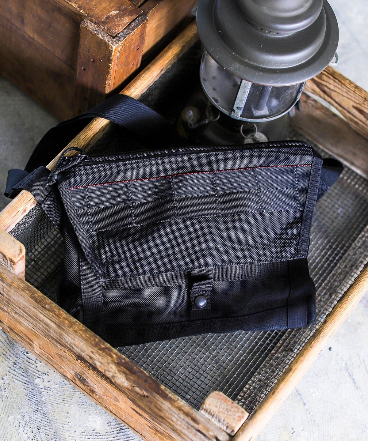 カラーエアフォースブルーBRIEFING BEAMS PLUS  FLEET MESSENGER BAG