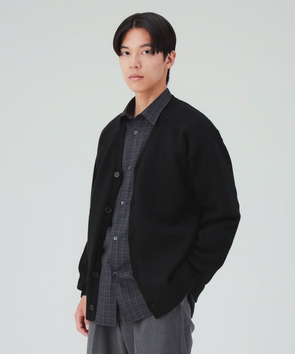 ニットカーディガン 重ね着をしてもインナーが見えにくい長め着丈[H：178cm Size：L]