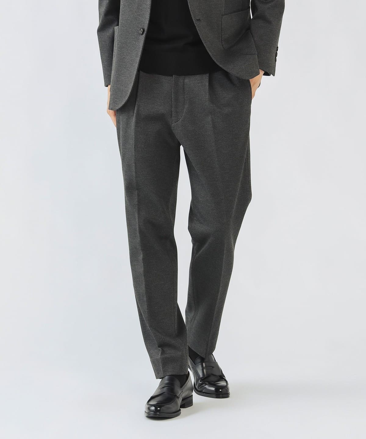 BEAMS DESIGN ダークグレー ジャケット パンツ セット BEAMS DESIGN ダークグレー ジャケット パンツ セット 合わせやすさ100