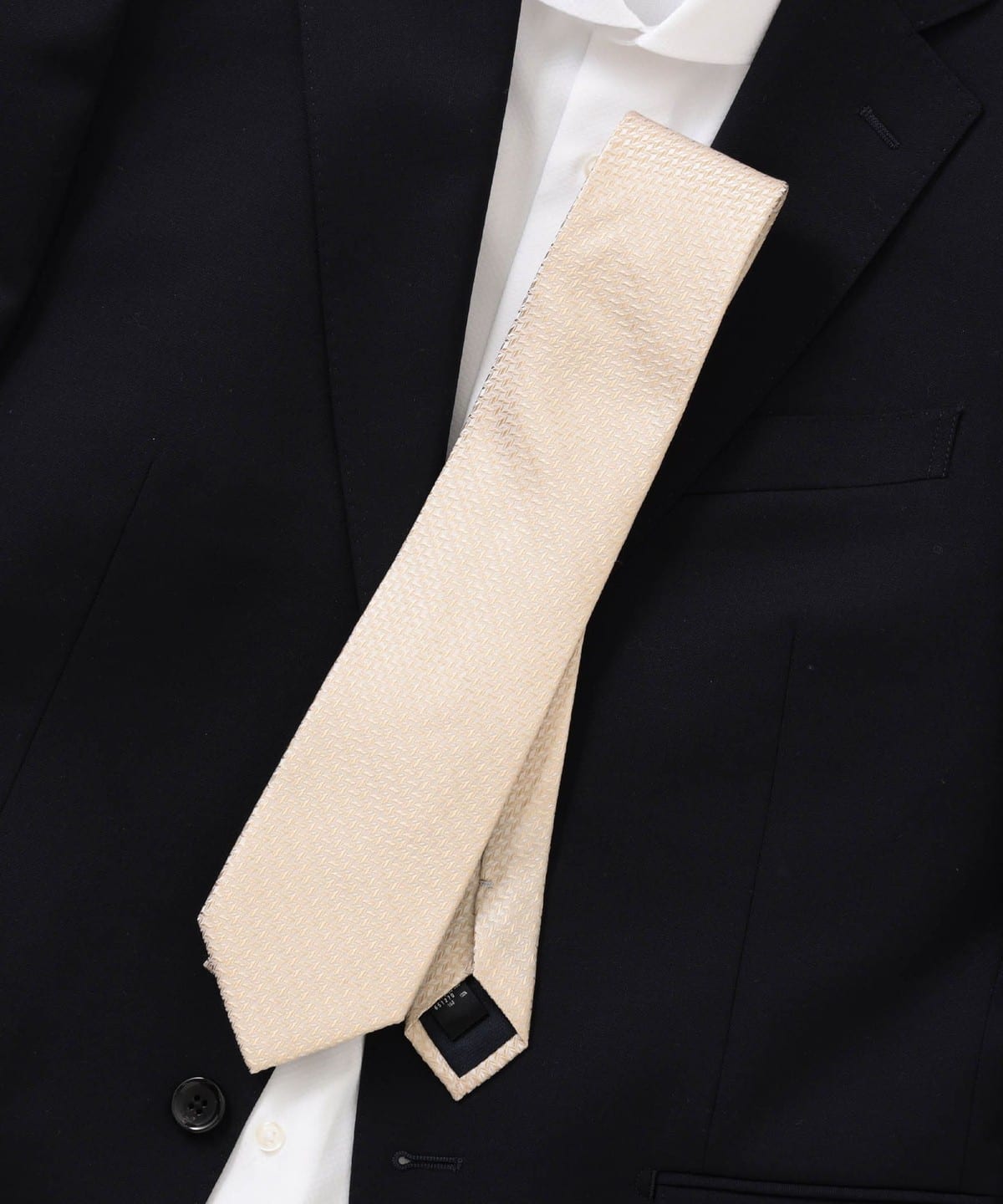 シルクソリッド ネクタイ 25SS スーツ・ネクタイ MEN LIGHT BEIGE ONE SIZE シルクソリッド ネクタイ 25SS スーツ・ネクタイ MEN LIGHT BEIGE ONE SIZE