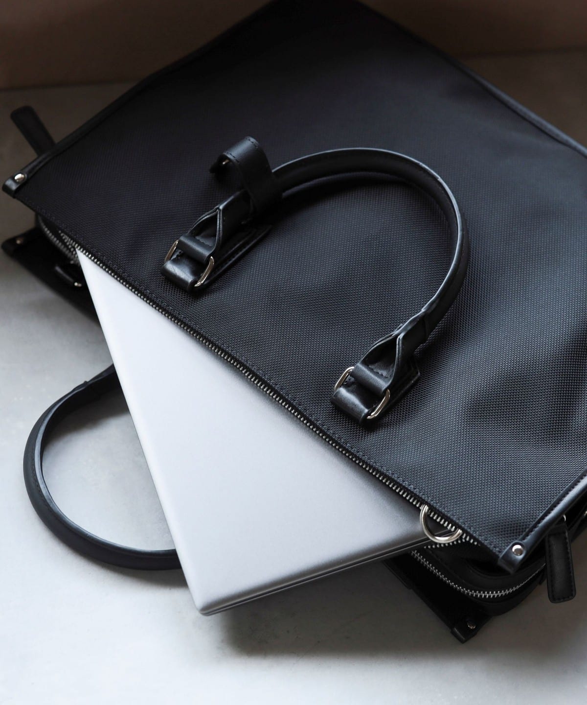 BEAMS HEART（ビームス ハート）ナイロン × レザー ブリーフバッグ（A4