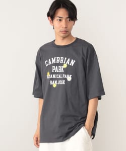 フラワー刺繍 カレッジ ビッグ Tシャツ