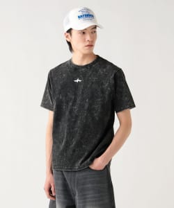 メタリックプリント ワンポイントTシャツ