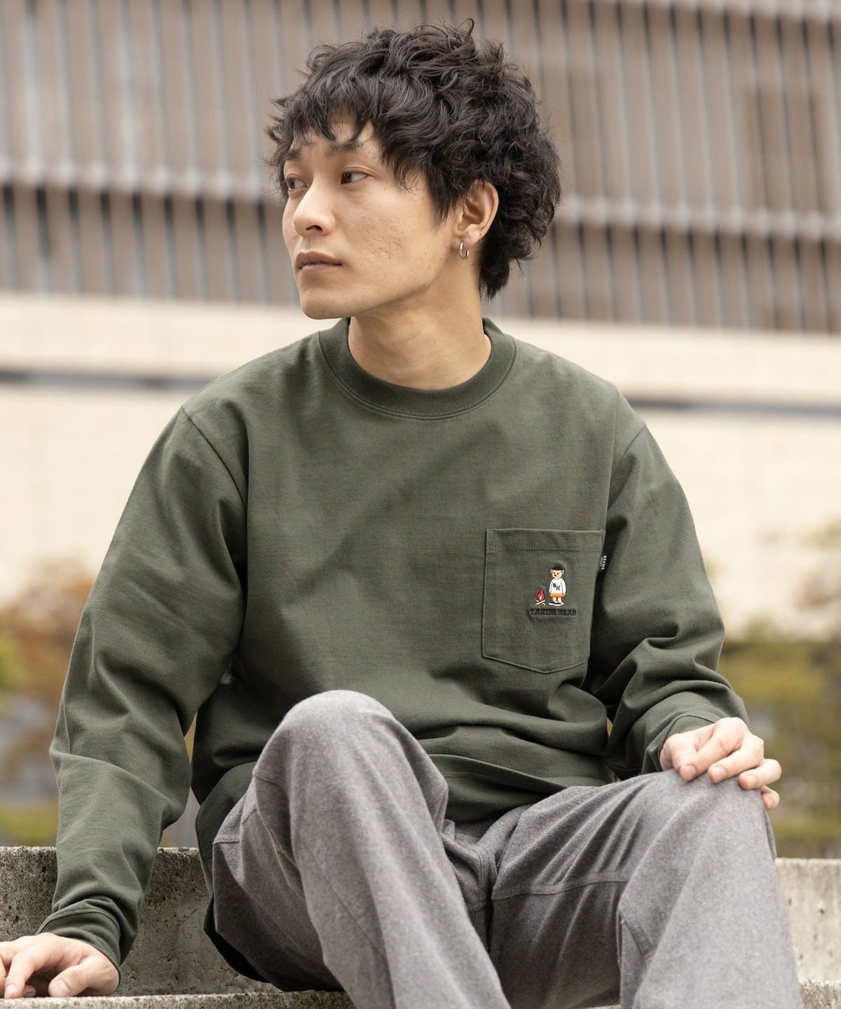 タキビ ベアー ロングスリーブ Tシャツ Tシャツ・カットソー MEN OLIVE S タキビ ベアー ロングスリーブ Tシャツ Tシャツ・カットソー MEN OLIVE S