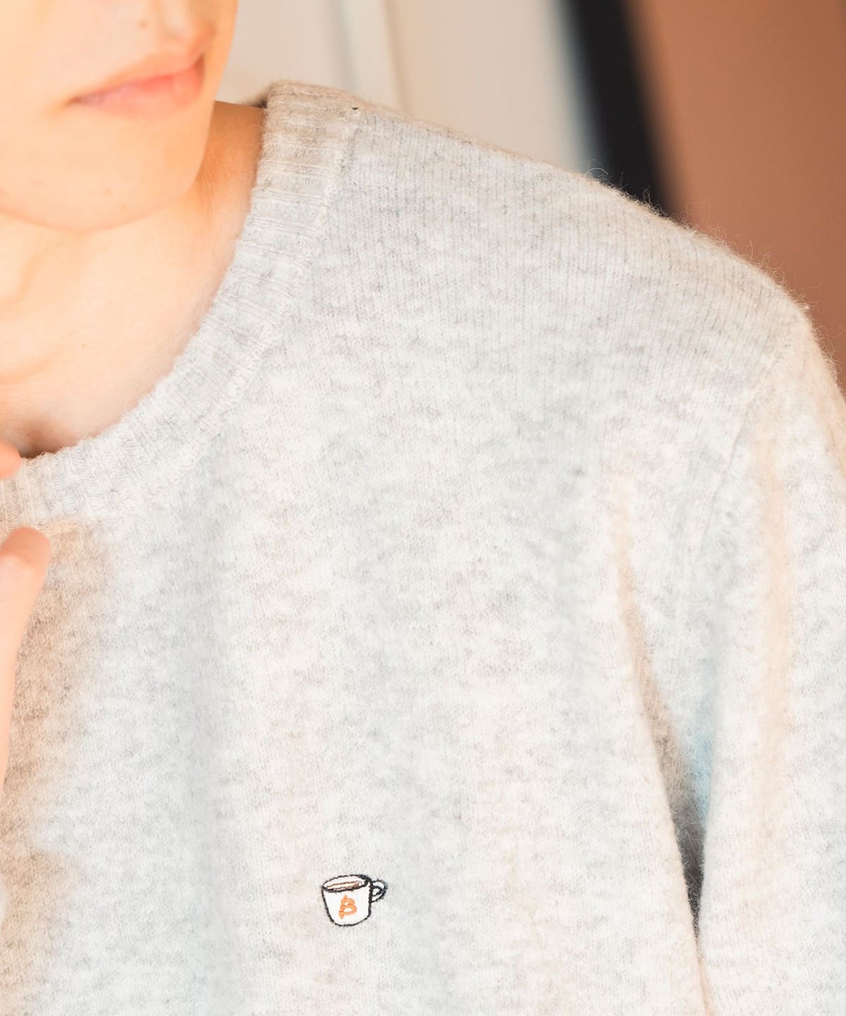 コーヒー エンブレム クルーネック ニット トップス MEN LIGHT GREY L コーヒー エンブレム クルーネック ニット トップス MEN LIGHT GREY L