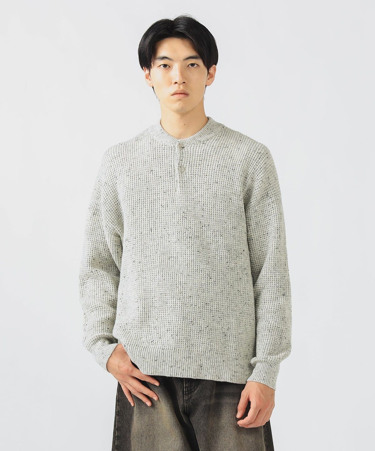 【専用】ラッフルスリーブニット ライトグレー＆ブラック、ハートネックニット FRAY I.D（フレイアイディー）の「ラッフルスリーブニットプル