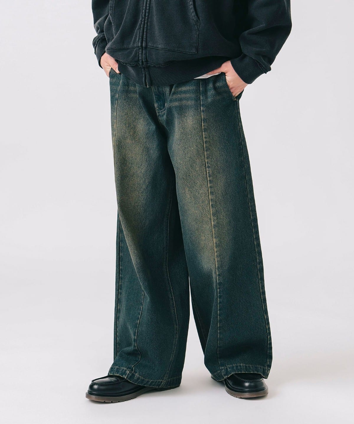 ブラスト シーム バギーデニムパンツ パンツ MEN INDIGO L ブラスト シーム バギーデニムパンツ パンツ MEN INDIGO L