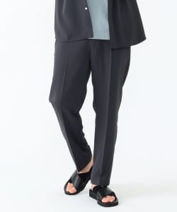トロミ テーパード パンツ