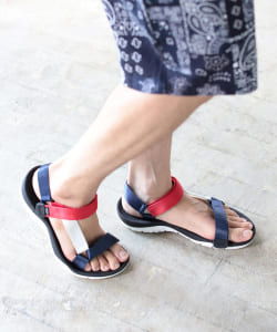 ▲2ストラップ スポーツサンダル