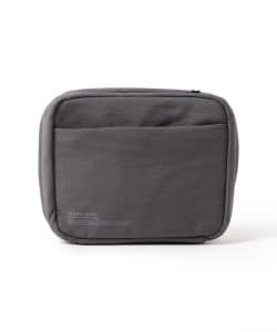 マルチ スクエア ポーチ