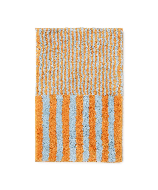 BANACO / Foot Mat: The reassuring thickness and long pile provide a comfortable feel.