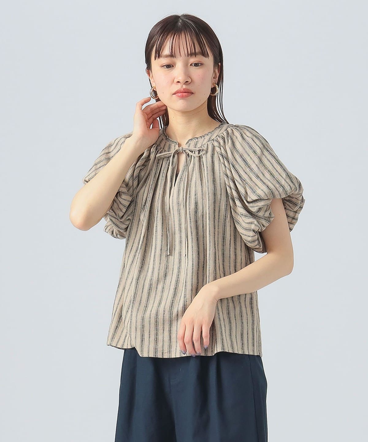 ネックフリル バルーン袖 プルオーバー シャツ・ブラウス WOMEN BEIGE STRIPE ONE SIZE ネックフリル バルーン袖 プルオーバー シャツ・ブラウス WOMEN BEIGE STRIPE ONE SIZE