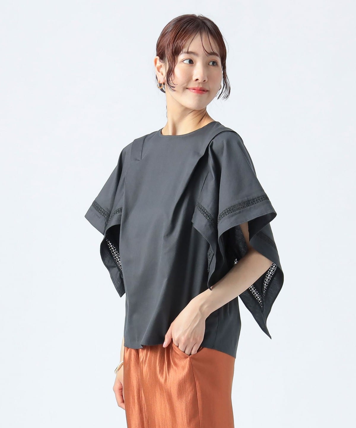【6/5新規値下げ】袖口 レース フレアスリーブ ブラウス(洗濯可) シャツ・ブラウス WOMEN CHARCOAL BLACK ONE SIZE 【6/5新規値下げ】袖口 レース フレアスリーブ ブラウス(洗濯可) シャツ・ブラウス WOMEN CHARCOAL BLACK ONE SIZE