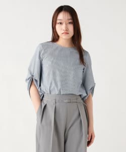 袖ボリューム　ブラウス