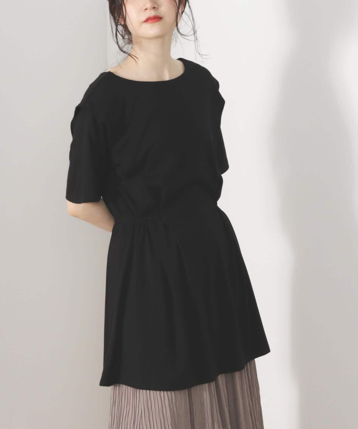 BEAMS - 定価1.7万 新品 2016SS BEAMS ビームス Vネックぺプラムブラウス BEAMS HEART（ビームス ハート）バック Vネック ペプラム