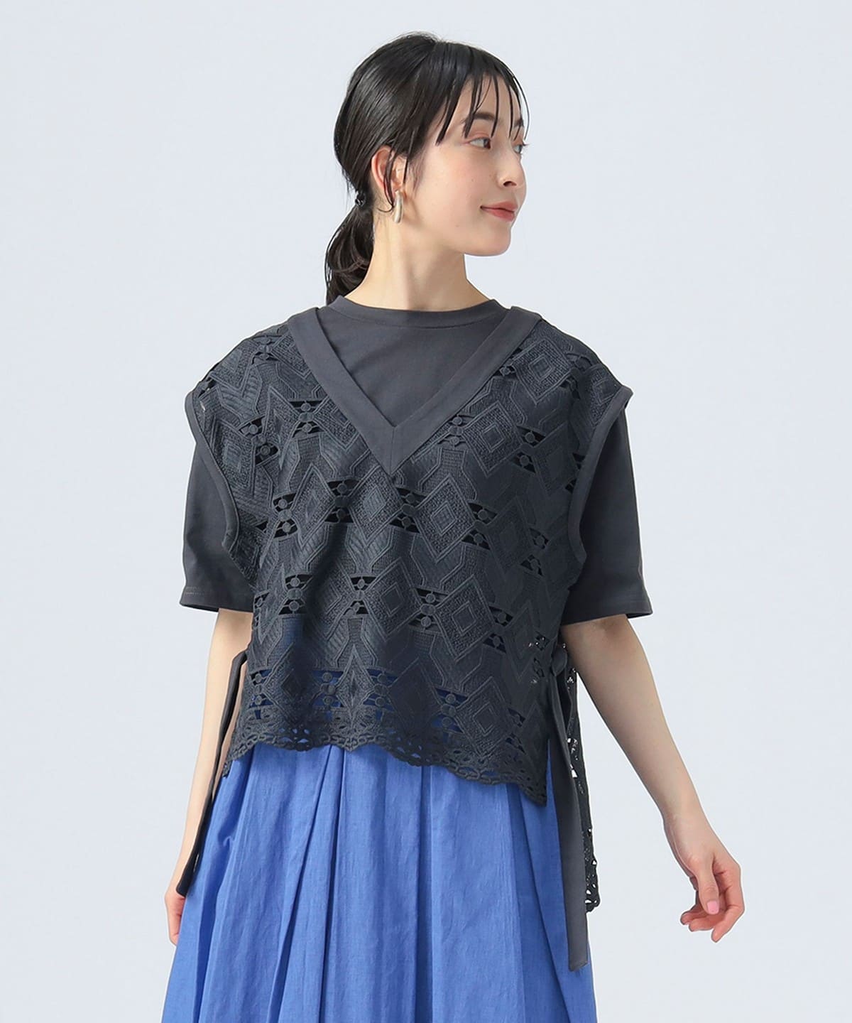 レースベスト プルオーバー セット(セットアイテム) Tシャツ・カットソー WOMEN CHARCOAL BLACK ONE SIZE レースベスト プルオーバー セット(セットアイテム) Tシャツ・カットソー WOMEN CHARCOAL BLACK ONE SIZE