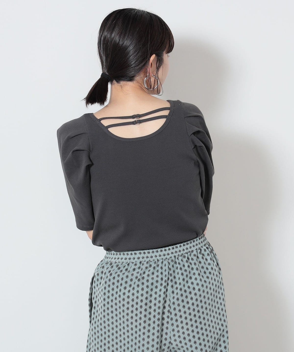 パワーショルダー リブプルオーバー Tシャツ・カットソー WOMEN CHARCOAL GREY ONE SIZE パワーショルダー リブプルオーバー Tシャツ・カットソー WOMEN CHARCOAL GREY ONE SIZE