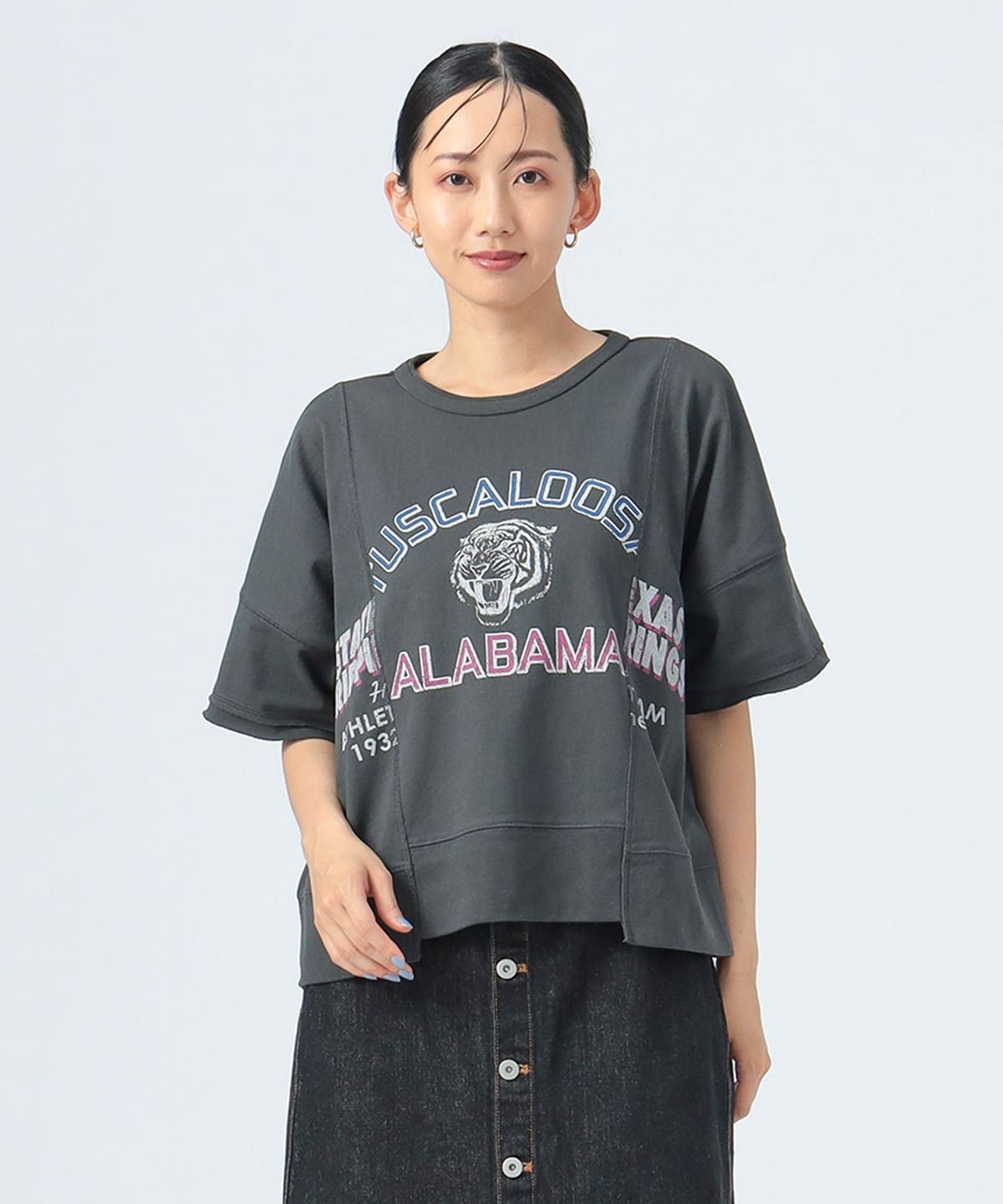 リメイク風 プリント Tシャツ Tシャツ・カットソー WOMEN CHARCOAL ONE SIZE リメイク風 プリント Tシャツ Tシャツ・カットソー WOMEN CHARCOAL ONE SIZE