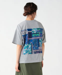 後ろスカーフ Tシャツ