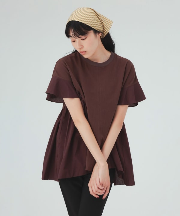 T-shirt with ruffled hem and gathers [H: 169cm]