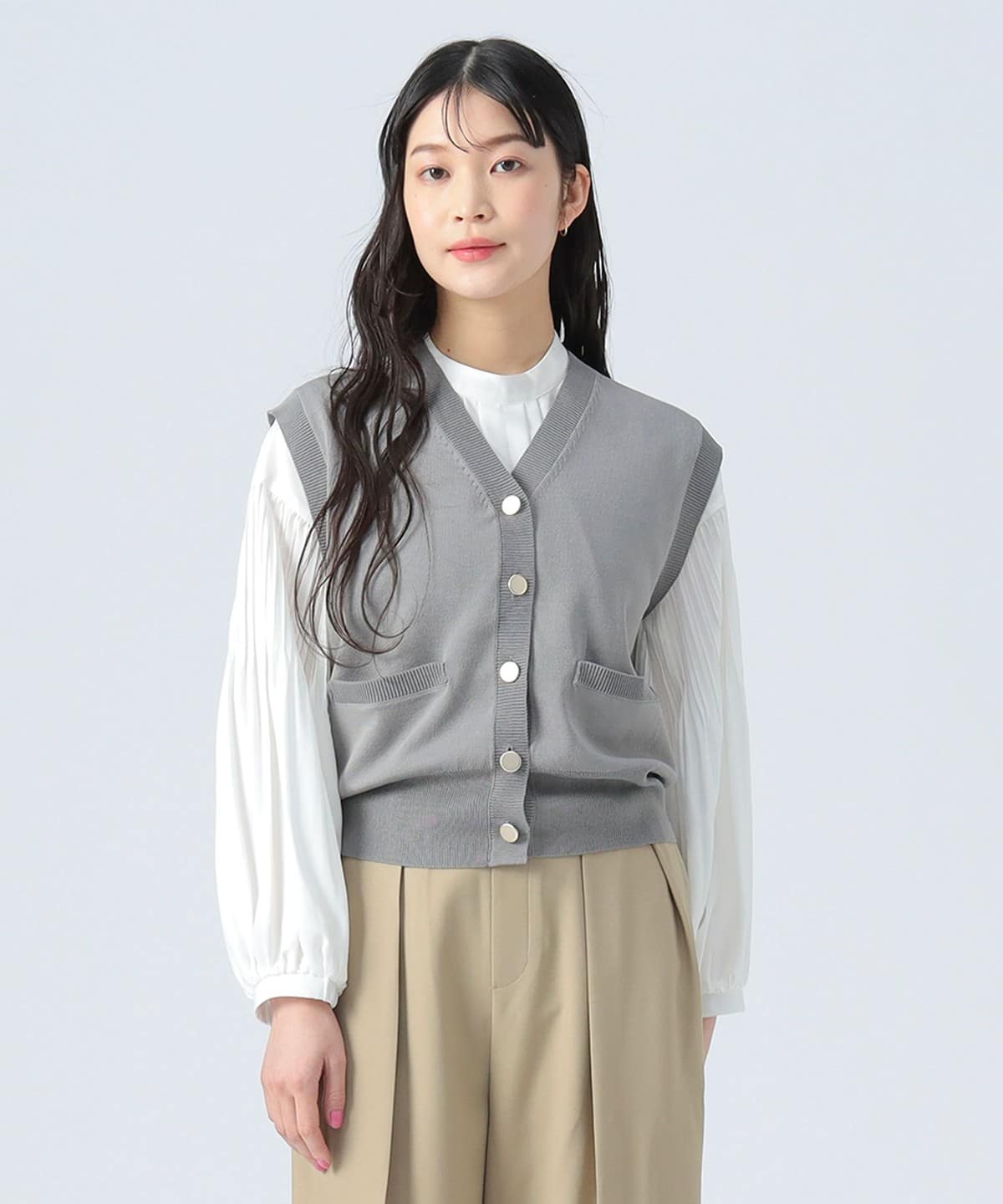 金ボタン Vネックベスト トップス WOMEN GREY ONE SIZE 金ボタン Vネックベスト トップス WOMEN GREY ONE SIZE
