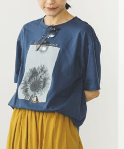 BEAMS HEART / ロゴ刺繍 ひまわりTシャツ