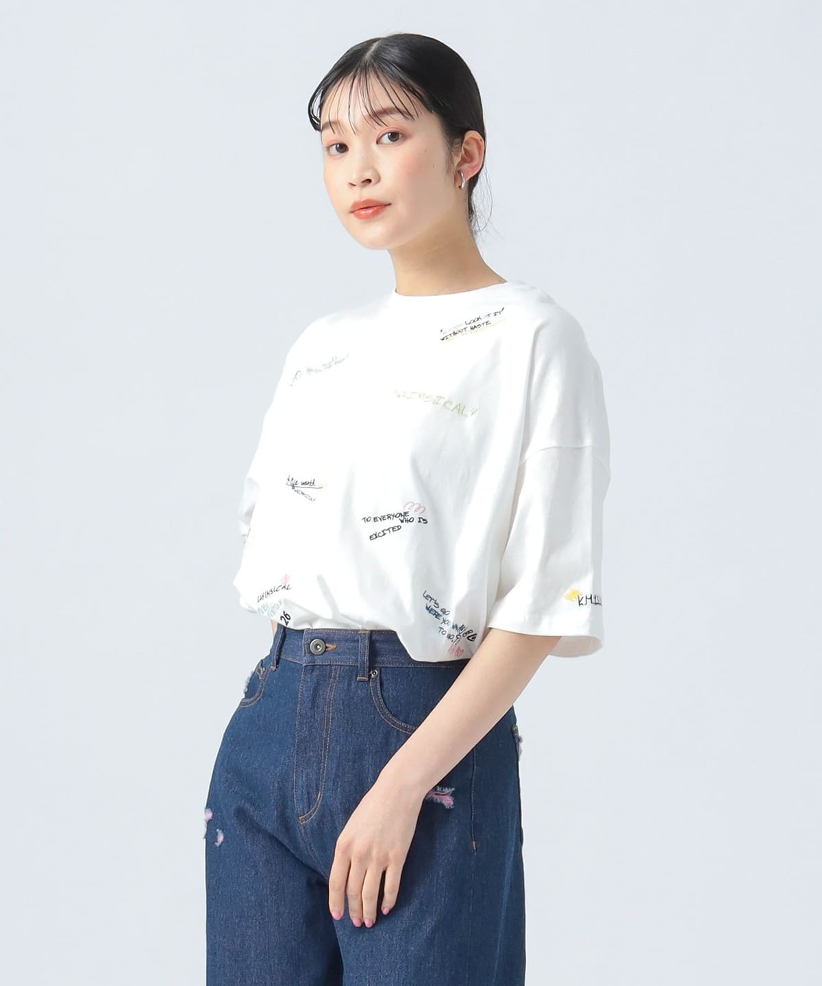 ランダム ロゴ 刺繍 Tシャツ Tシャツ・カットソー WOMEN OFF WHITE①(カラフル) ONE SIZE ランダム ロゴ 刺繍 Tシャツ Tシャツ・カットソー WOMEN OFF WHITE①(カラフル) ONE SIZE