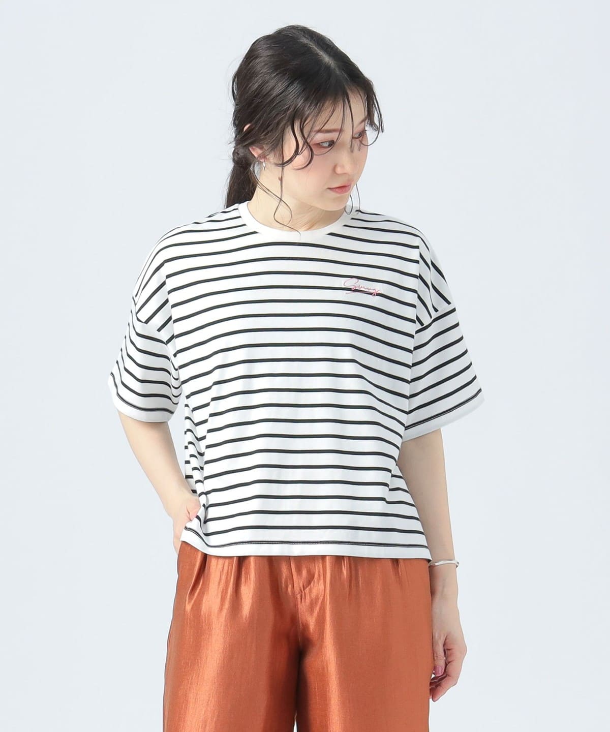 ボックスタック スモールロゴ Tシャツ Tシャツ・カットソー WOMEN OFF×BLACK ONE SIZE ボックスタック スモールロゴ Tシャツ Tシャツ・カットソー WOMEN OFF×BLACK ONE SIZE
