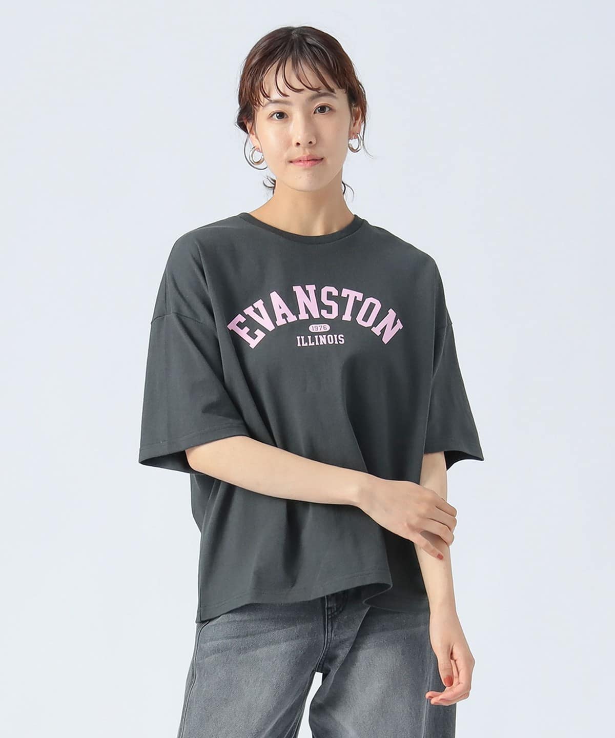 フロッキー カレッジロゴ Tシャツ Tシャツ・カットソー WOMEN BLACK×PINK ONE SIZE フロッキー カレッジロゴ Tシャツ Tシャツ・カットソー WOMEN BLACK×PINK ONE SIZE