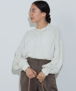 シャーリング ボリュームスリーブ ブラウス