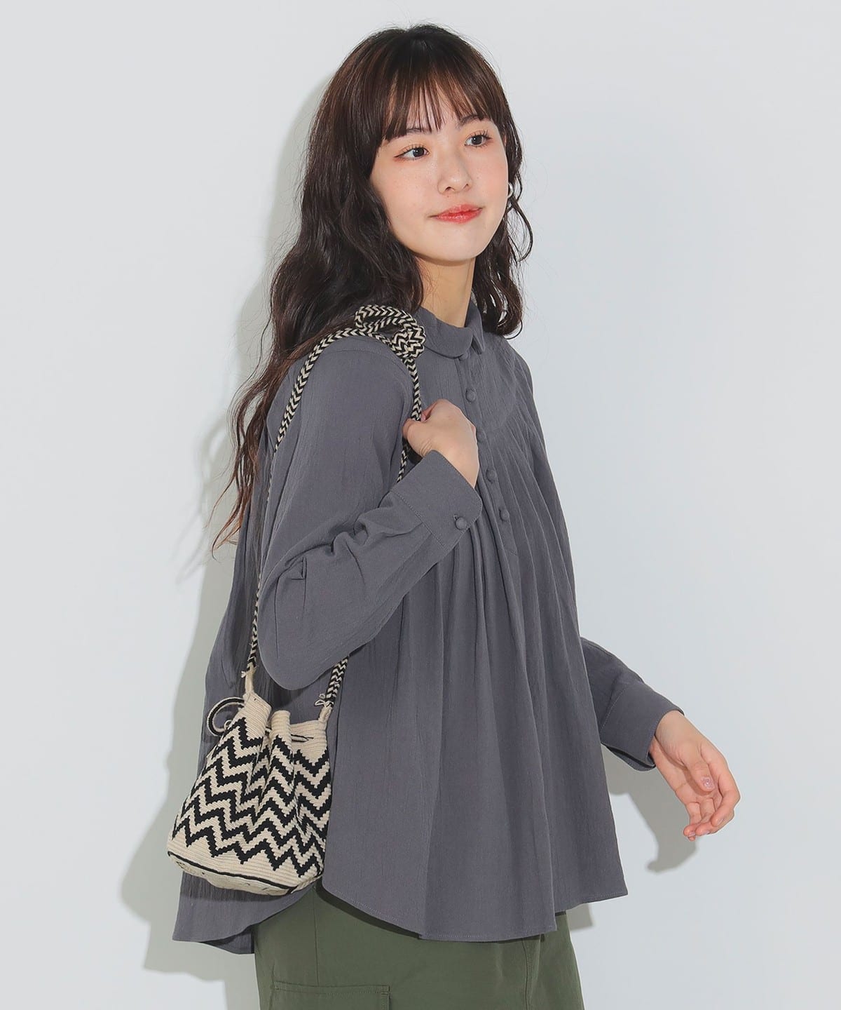 【4/24新規値下げ】切替 タック シャツ シャツ・ブラウス WOMEN CHARCOAL ONE SIZE 【4/24新規値下げ】切替 タック シャツ シャツ・ブラウス WOMEN CHARCOAL ONE SIZE