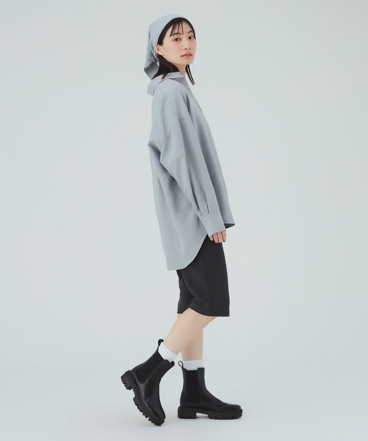 附絲巾格紋襯衫