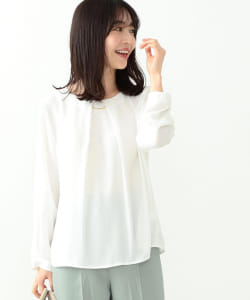 BEAMS HEART / ネックレス付き タックブラウス
