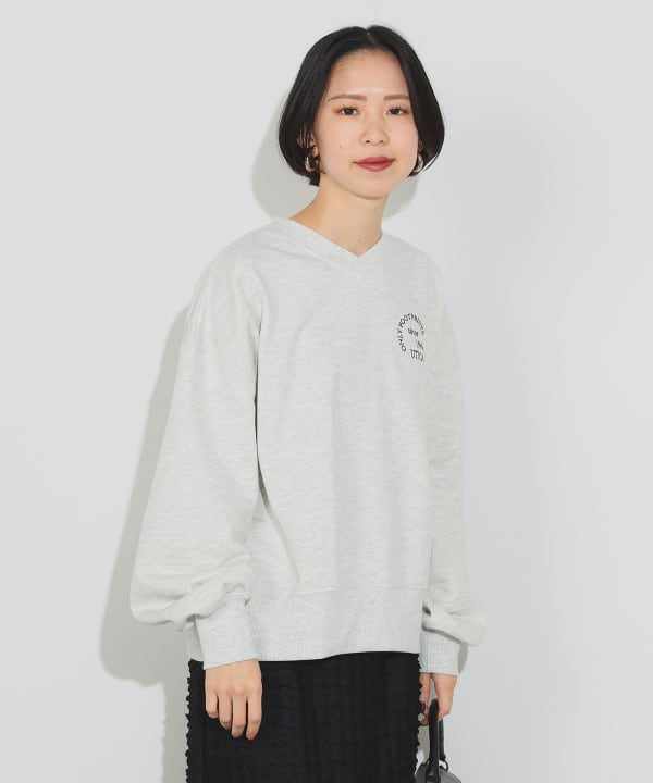 BEAMS HEART（ビームス ハート）重ねVネック ロゴ スウェット