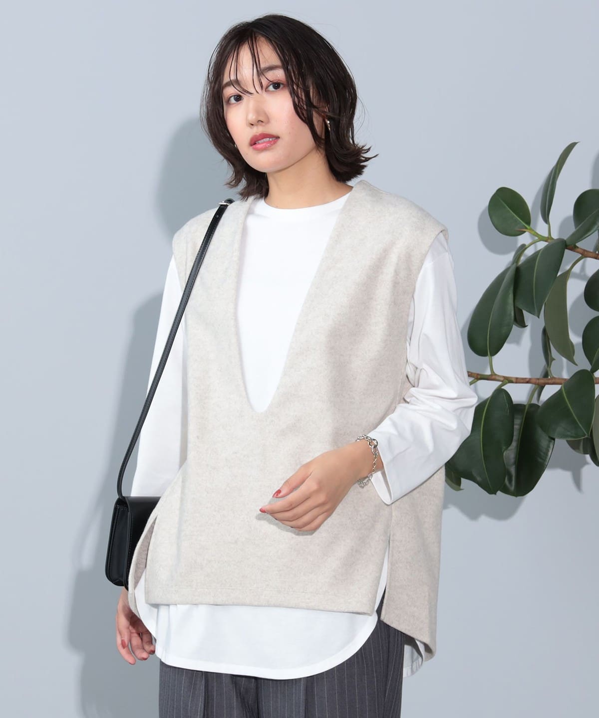 Vネックベスト × ロングTシャツ (セットアイテム) Tシャツ・カットソー WOMEN IVORY ONE SIZE Vネックベスト × ロングTシャツ (セットアイテム) Tシャツ・カットソー WOMEN IVORY ONE SIZE