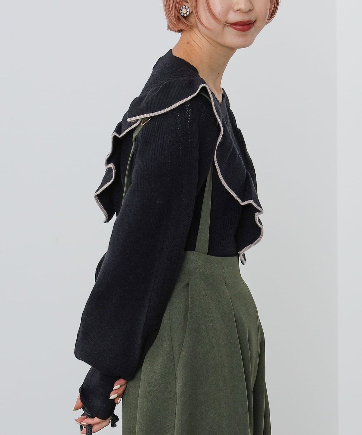 フリルパイピング ニットプルオーバー トップス WOMEN BLACK ONE SIZE フリルパイピング ニットプルオーバー トップス WOMEN BLACK ONE SIZE