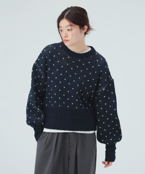 ハート ジャカード ニット トレンドのボリューム袖で華奢見え効果抜群 [H：171cm]