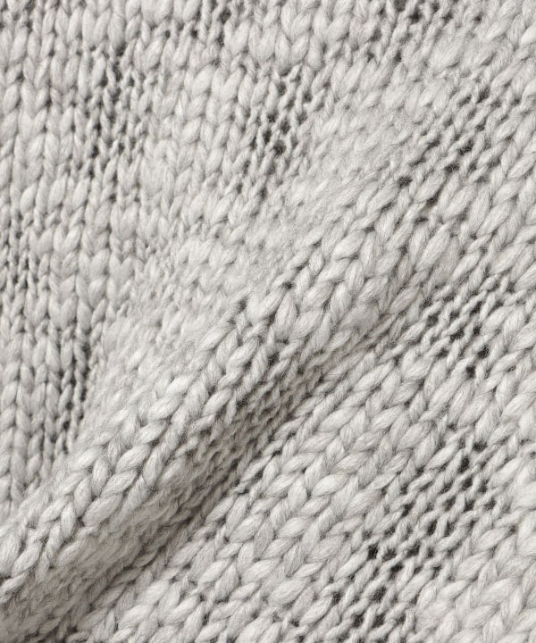 カラフル刺繍ニット