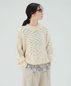 カラフル刺繍ニット