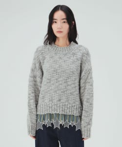 カラフル刺繍ニット